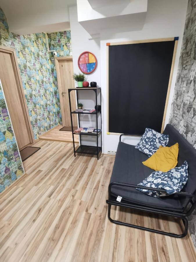 Bar-Celona - Rooms & Beds فيلنيوس المظهر الخارجي الصورة