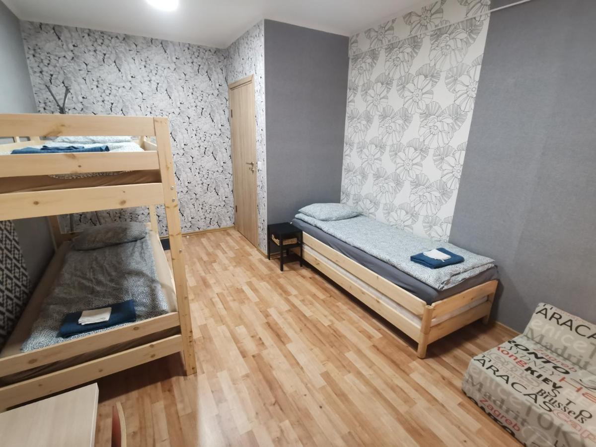 Bar-Celona - Rooms & Beds فيلنيوس المظهر الخارجي الصورة